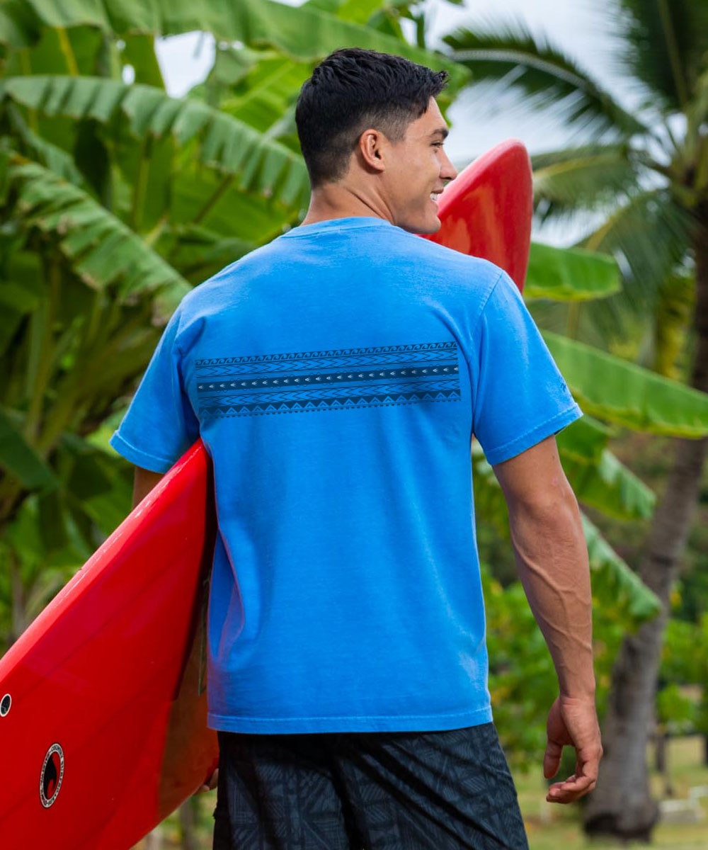 man wearing blue t shirt with graphic on the back View 3