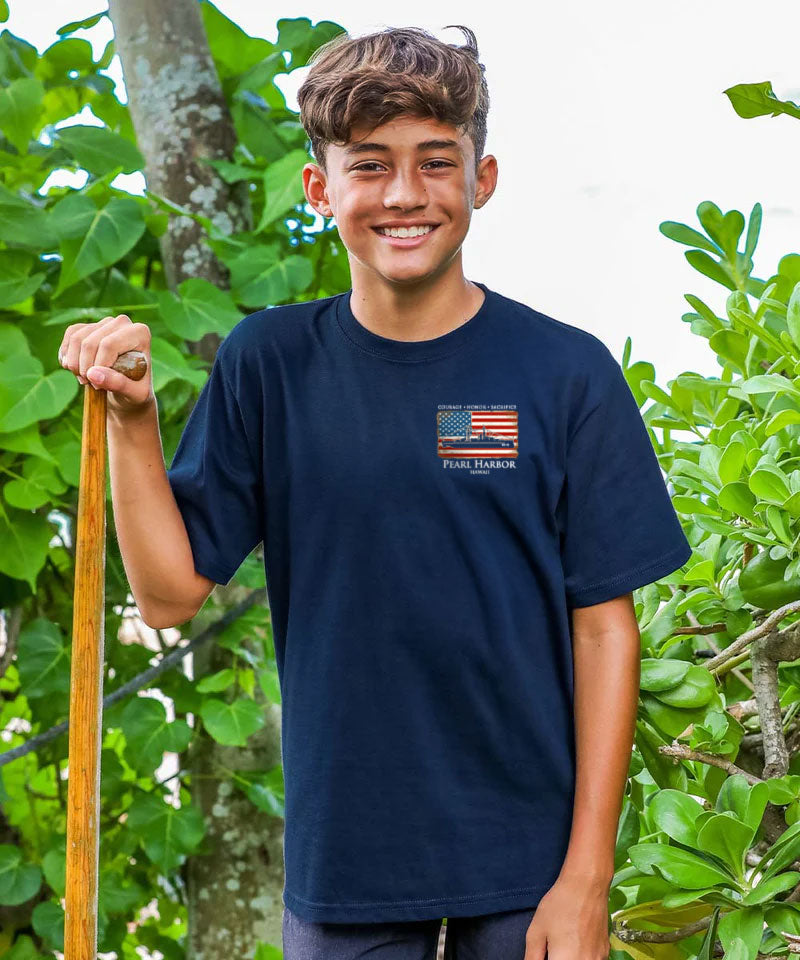 Pearl Harbor US Honor Flag - Navy Short Sleeve Crewneck T-Shirt