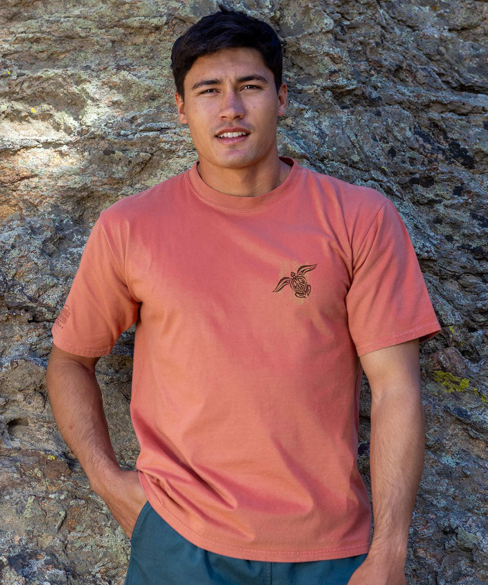 Textured Wrap Honu - Chile Dyed Short Sleeve Crewneck T-Shirt