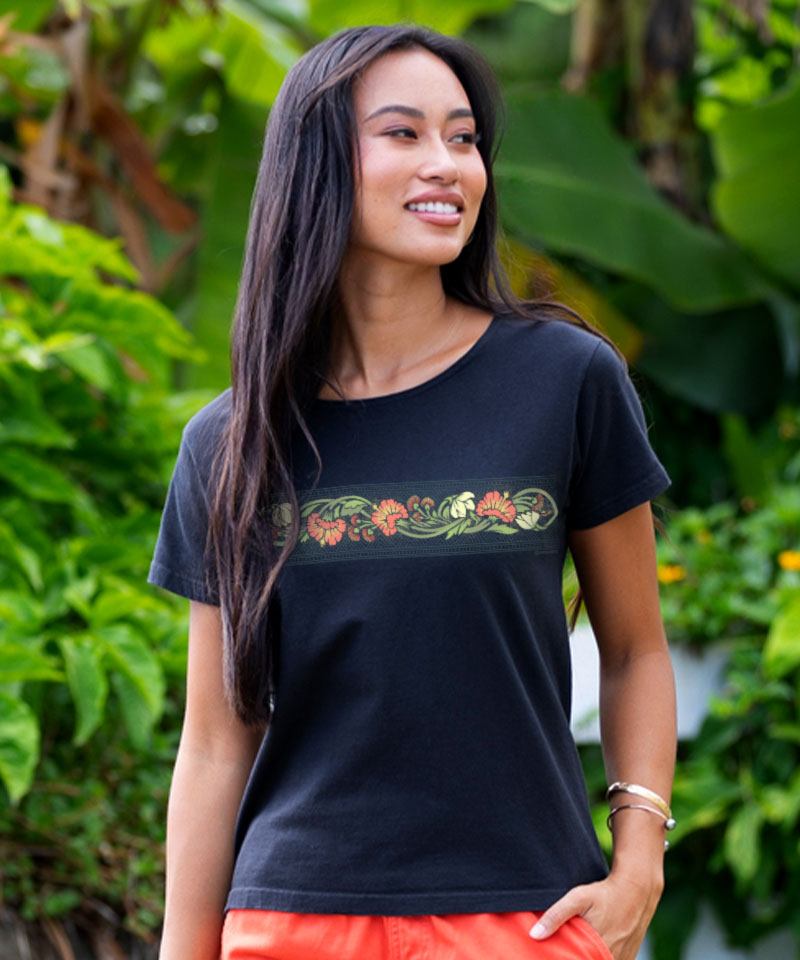 Winding Hibiscus - Black Short Sleeve Scoop Neck T-Shirt