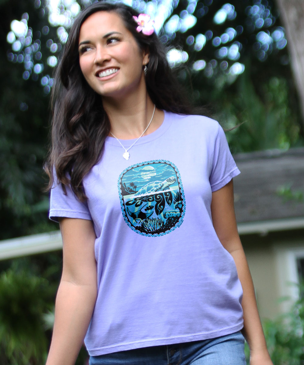 Honu Moon T-Shirt | Women's Lavender Dyed Crewneck