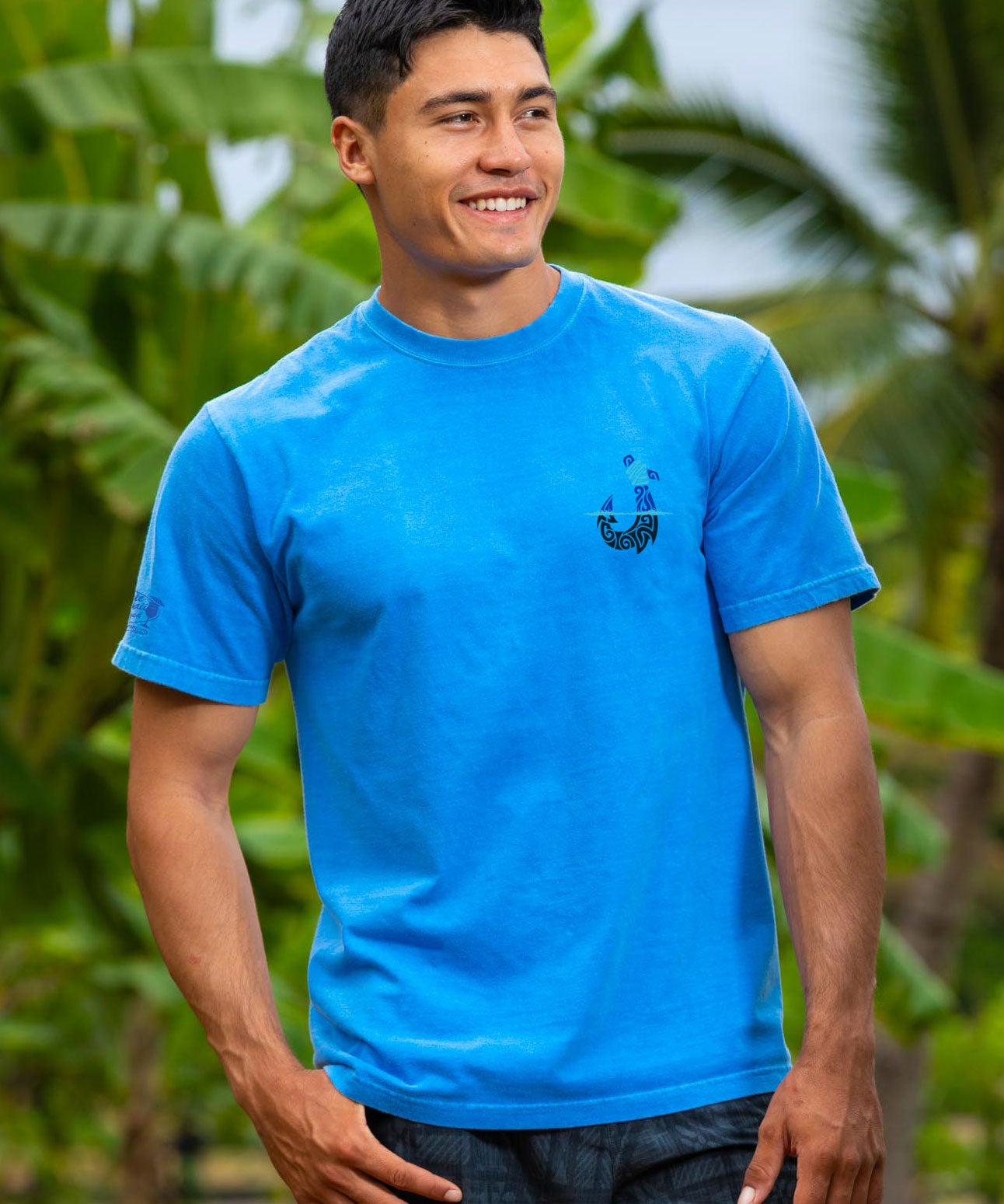 Lawaia Makau Ulua T-Shirt | Men's Blue Hawaii Dyed Crewneck