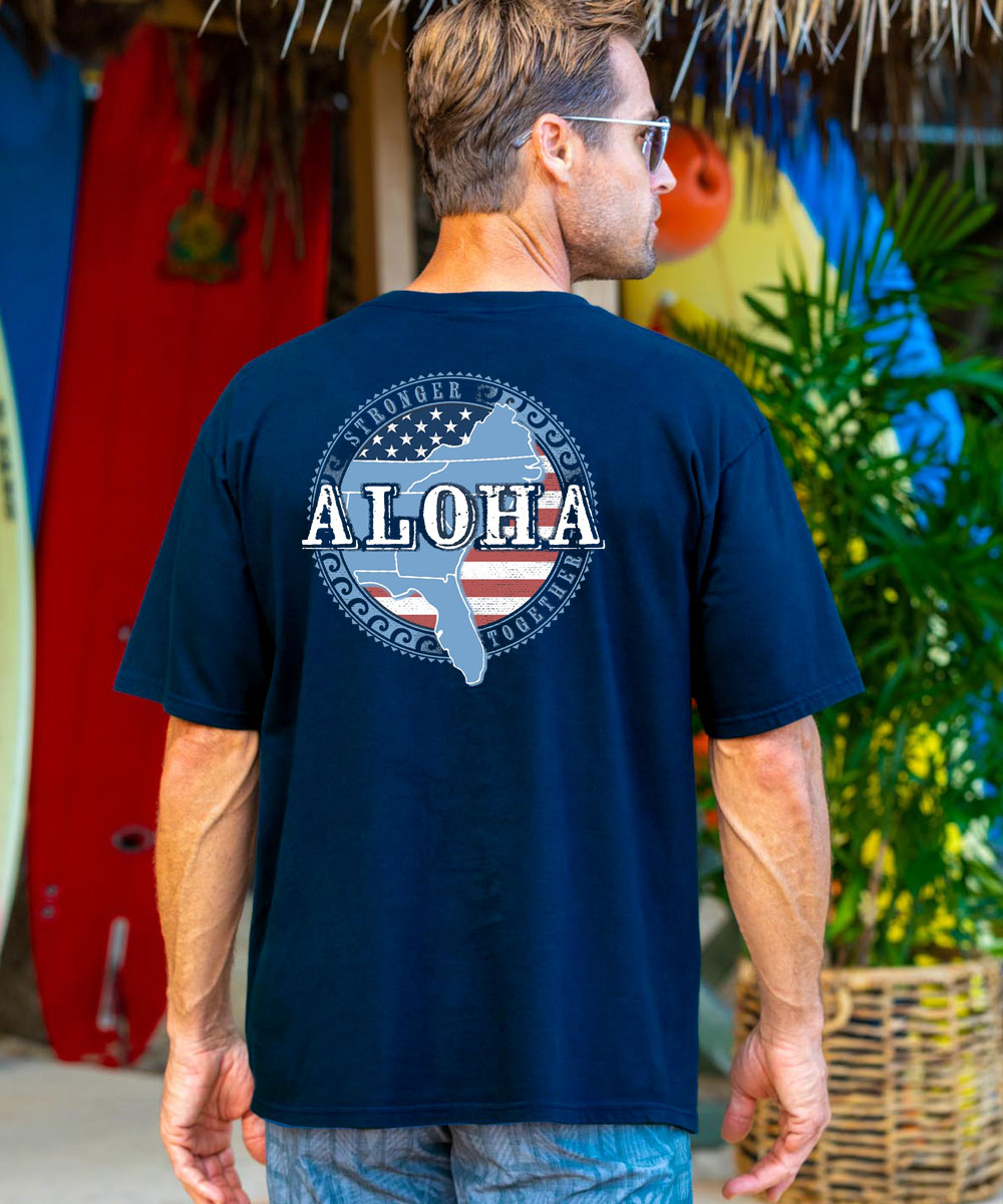 blue hawaii surfboard Tシャツ M ブラック Aloha Stronger Together T-Shirt | Men's Navy Blue Crewneck